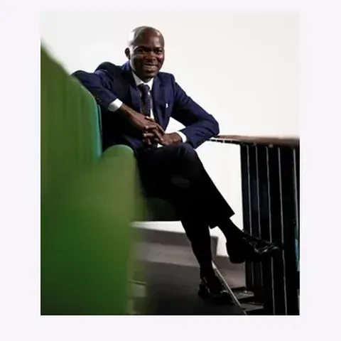 Dr Oluwasoye Mafimisebi